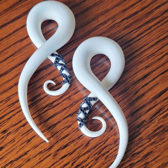 00g plugs (priced together) - Picture 3 of 5
